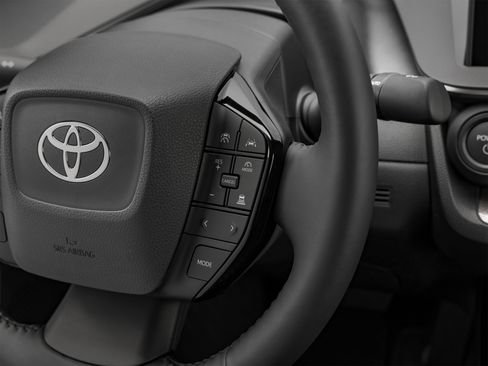 Used 2025 Toyota Prius FWD image 44