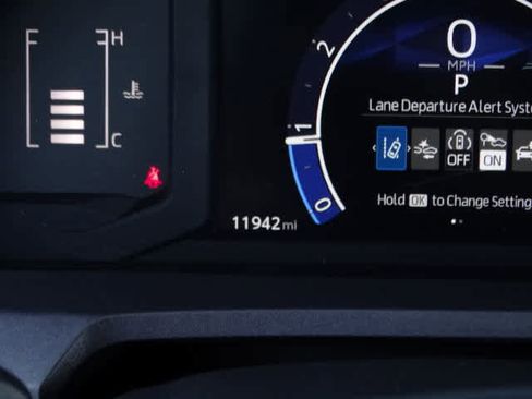 Used 2025 Toyota Tacoma SR image 26