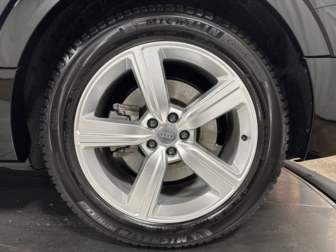 Used 2019 Audi e-tron Premium Plus image 12