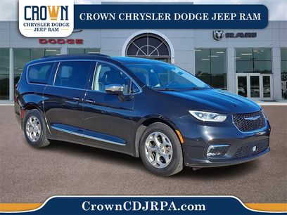 Used 2023 Chrysler Pacifica Limited