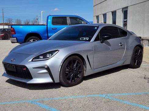 Used 2022 Toyota GR86 Premium w/ ALL Weather Mat Package (TMS) image 3