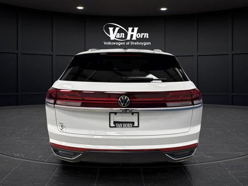 Used 2025 Volkswagen Atlas Cross Sport SE FWD image 12