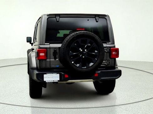 Used 2025 Jeep Wrangler Unlimited Sahara AWD/4WD image 6