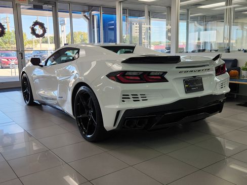 New 2025 Chevrolet Corvette E-Ray w/ ZER Performance Package image 4