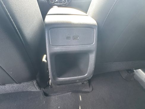 Used 2025 Chevrolet Trax LT FWD image 22