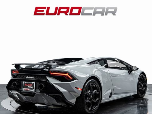Used 2023 Lamborghini Huracan Tecnica image 5
