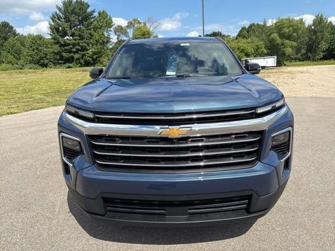 Used 2026 Chevrolet Traverse LT w/ Sun and Wheel Package AWD/4WD image 8