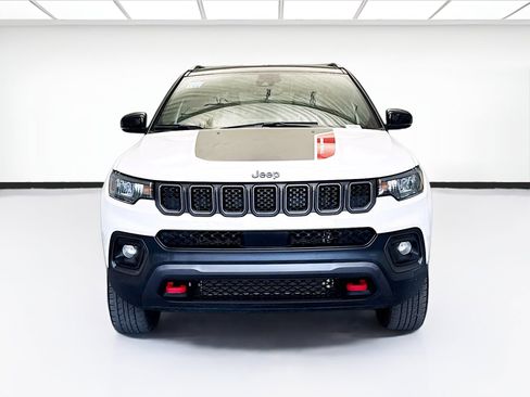 Used 2023 Jeep Compass Trailhawk image 2