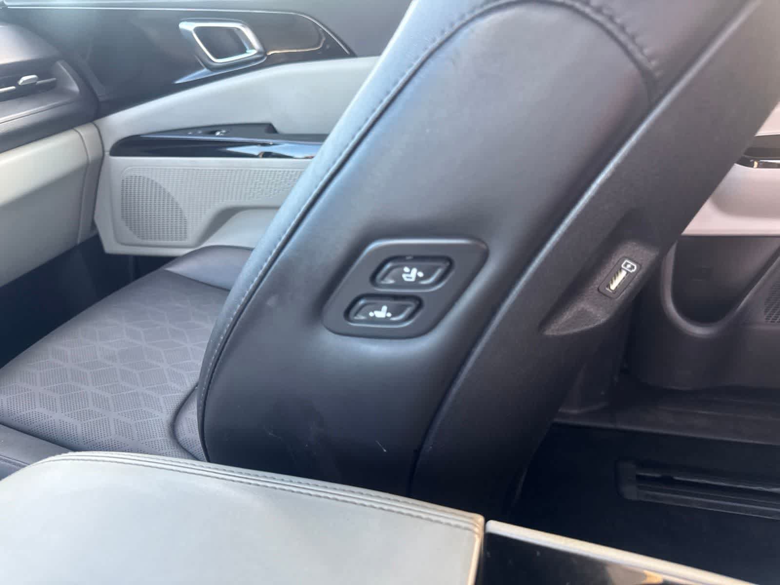 Used 2022 Kia Carnival SX FWD image 14