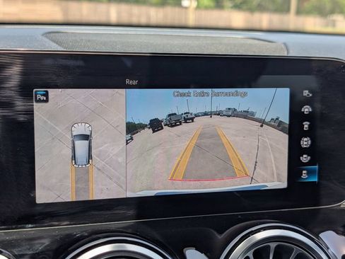 Used 2022 Mercedes-Benz GLB 250 image 15