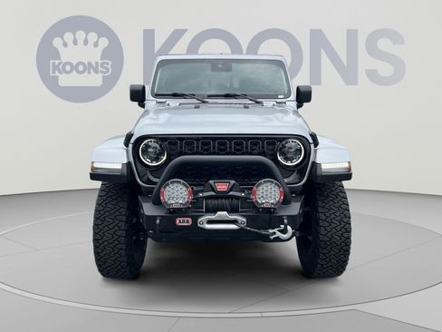 Used 2024 Jeep Gladiator Sport AWD/4WD image 11