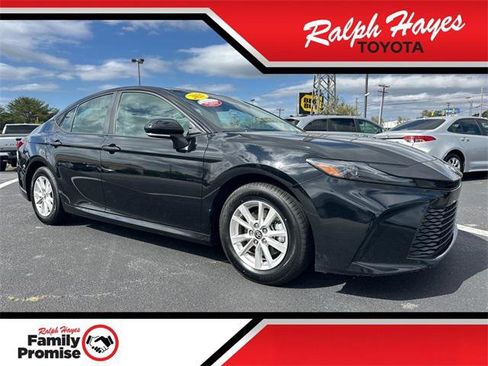 Certified 2025 Toyota Camry LE image 1