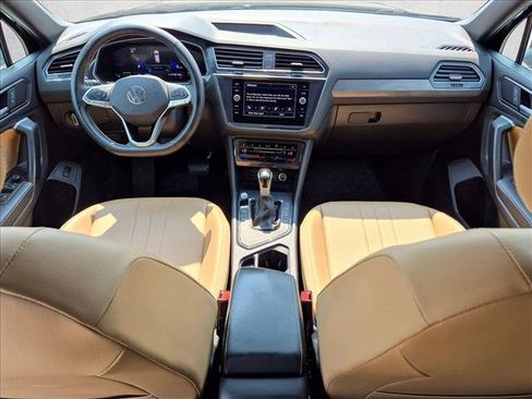 Used 2024 Volkswagen Tiguan SE w/ MDO Package, Three-Row FWD image 18