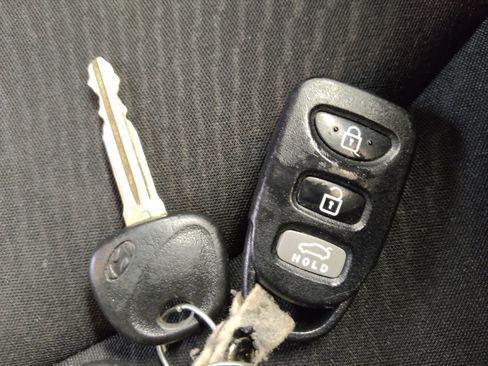 Used 2015 Hyundai Elantra SE w/ Option Group 03 FWD image 32