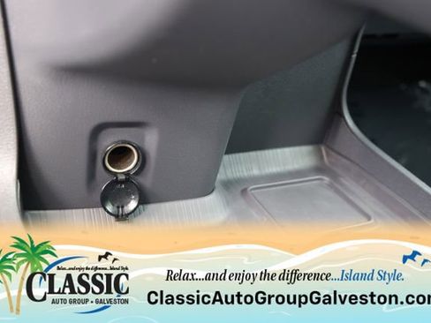 Certified 2023 Toyota Sienna XSE w/ XSE Plus Package FWD image 31