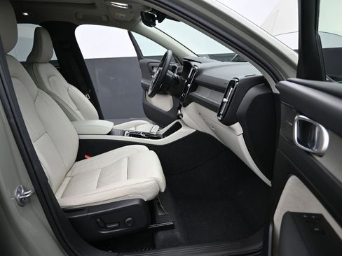 Certified 2023 Volvo XC40 B5 Plus w/ Driver Assist Package image 15