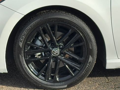 Used 2025 Toyota Camry SE image 30