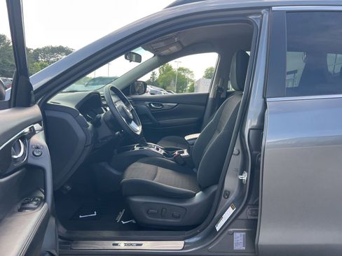 Used 2018 Nissan Rogue SV FWD image 23