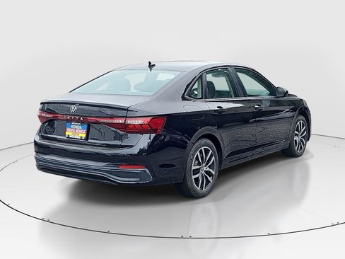 Used 2025 Volkswagen Jetta SE FWD image 5