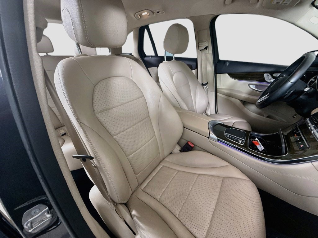 Used 2020 Mercedes-Benz GLC 300 image 27