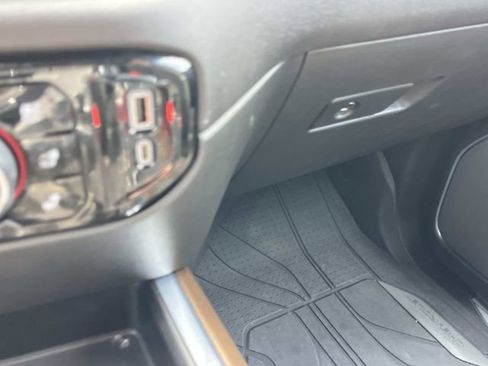 Used 2024 Chevrolet Silverado 1500 High Country w/ High Country Premium Package AWD/4WD image 35