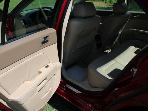 Used 2005 Cadillac STS w/ Preferred Equipment Group RWD image 28