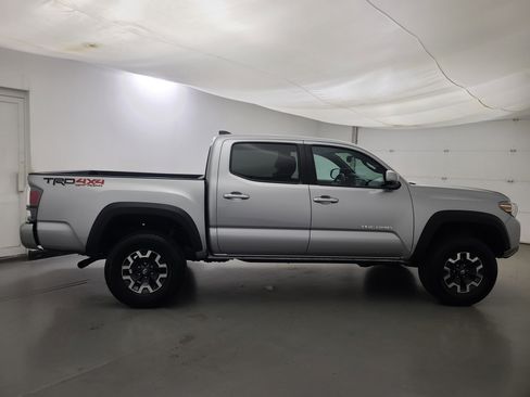 Used 2023 Toyota Tacoma TRD Sport image 3