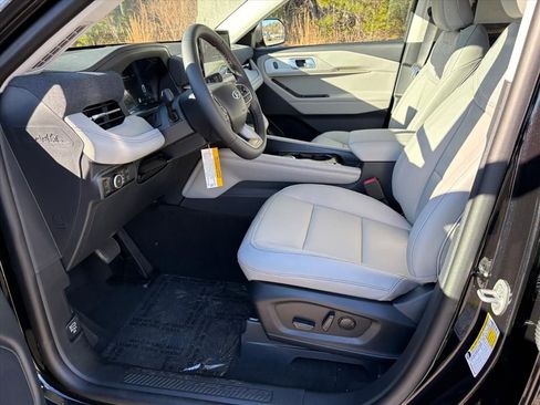 New 2026 Ford Explorer Active w/ Active Comfort Package image 15