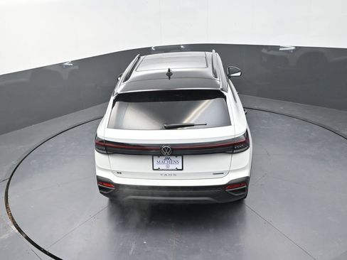 New 2026 Volkswagen Taos SE image 15