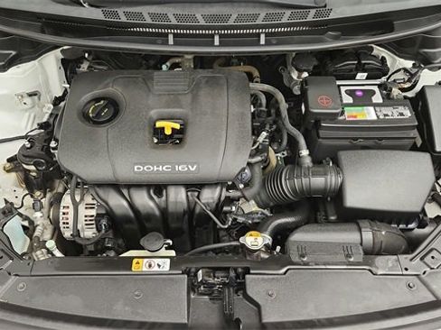 Used 2017 Kia Forte LX image 16