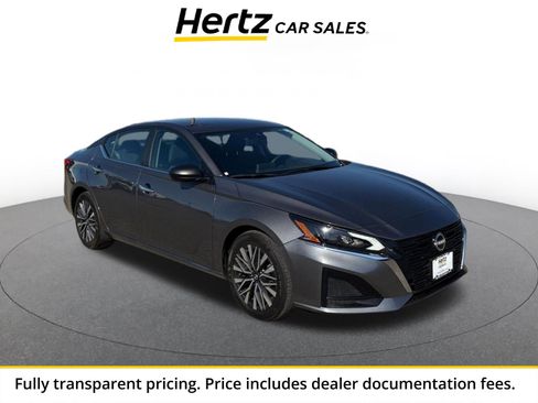 Used 2025 Nissan Altima 2.5 SV FWD image 1