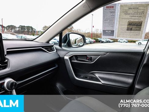 Used 2021 Toyota RAV4 LE image 44
