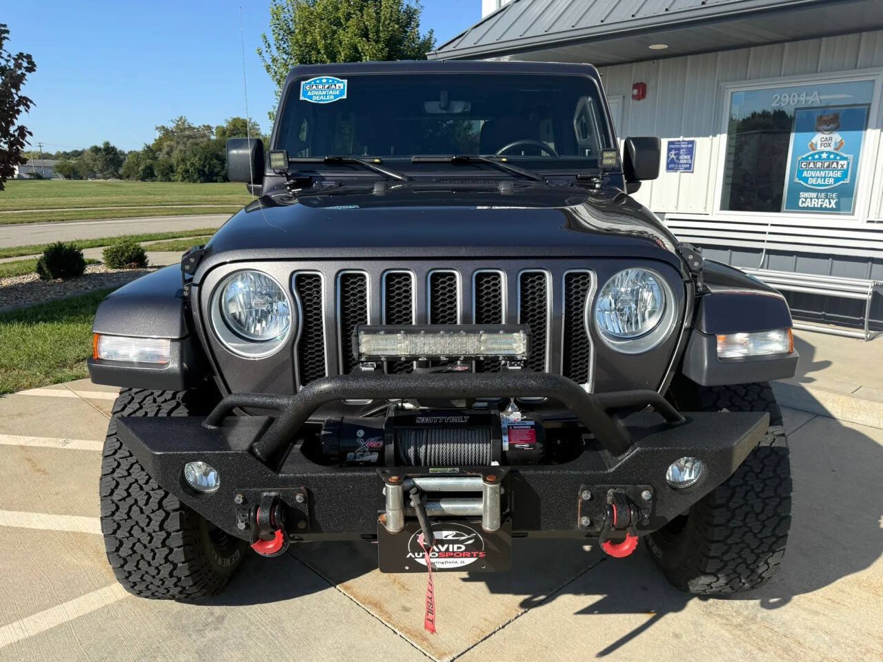 Used 2018 Jeep Wrangler Unlimited Sahara AWD/4WD image 3