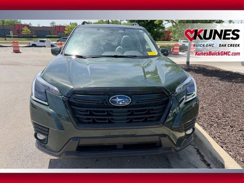 Used 2023 Subaru Forester Premium AWD/4WD image 2