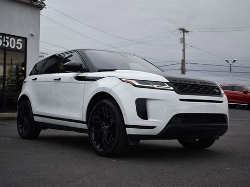 Used 2020 Land Rover Range Rover Evoque SE image 3