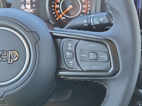 New 2025 Jeep Gladiator Sport image 22