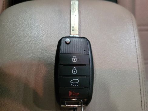 Used 2019 Kia Sorento FWD image 31