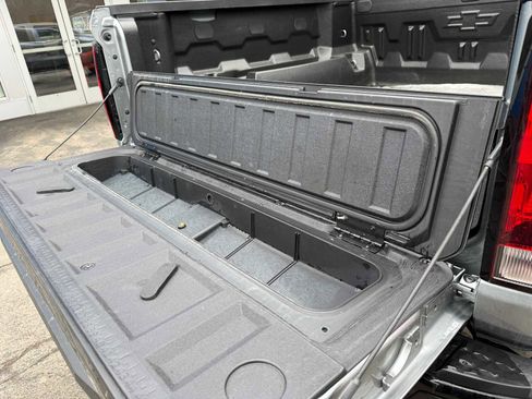 Used 2025 Chevrolet Colorado Trail Boss image 32