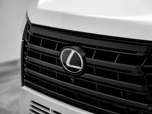 Used 2025 Lexus GX 550 w/ Accessory Package (2T) image 29