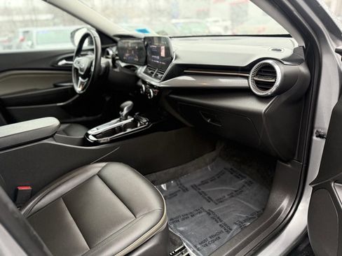 Used 2024 Chevrolet Trax ACTIV w/ Driver Confidence Package image 23