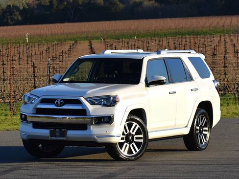 Used 2019 Toyota 4Runner Limited AWD 4dr SUV image 9