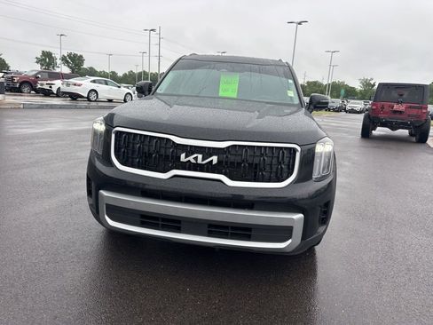Used 2023 Kia Telluride EX w/ EX Captain's Chair Package FWD image 4
