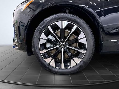 New 2026 Volvo XC60 T8 Plus w/ Protection Package Premier AWD/4WD image 14