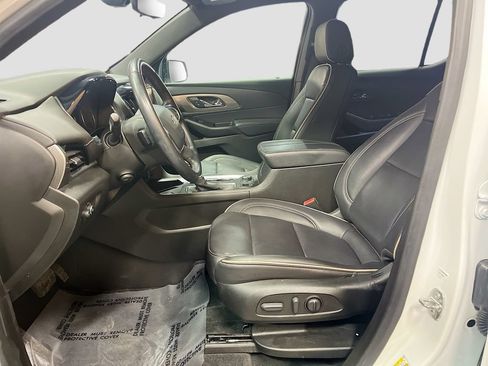 Used 2023 Chevrolet Traverse Premier w/ Redline Edition AWD/4WD image 22