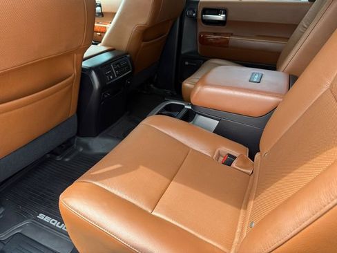 Used 2021 Toyota Sequoia Platinum RWD image 15