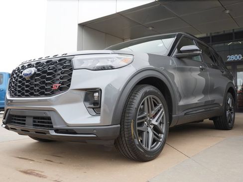 New 2026 Ford Explorer ST AWD/4WD image 5