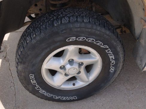 Used 1996 Dodge Ram 1500 Truck 4x4 Regular Cab image 11