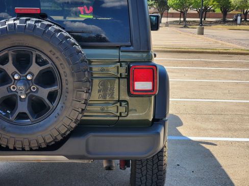 Used 2022 Jeep Wrangler Unlimited Sport AWD/4WD image 9
