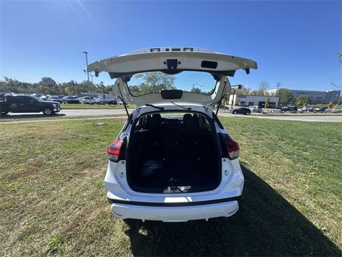 New 2025 Nissan Kicks Play S image 22