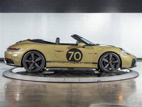 Used 2026 Porsche 911 GTS RWD image 16